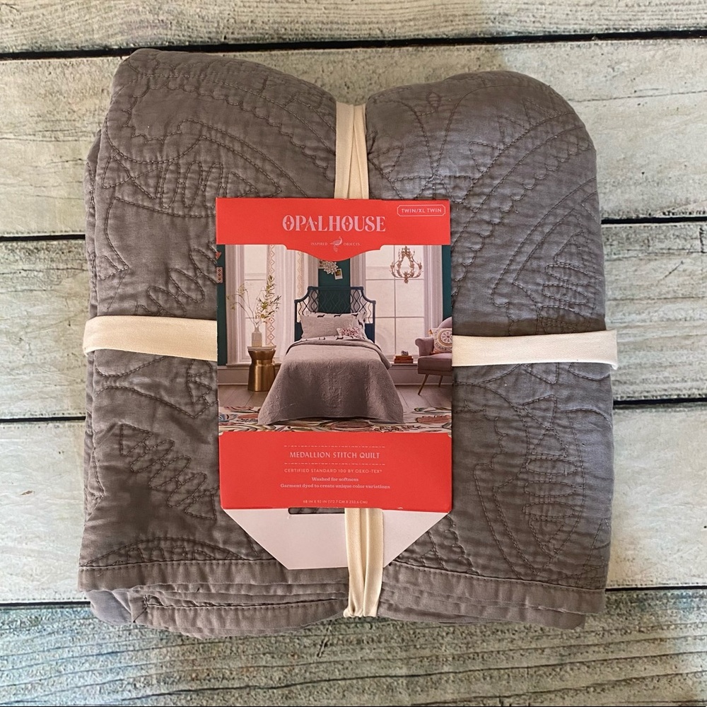 Grey Opalhouse twin/twin xl comforter medallion stitch  quilt